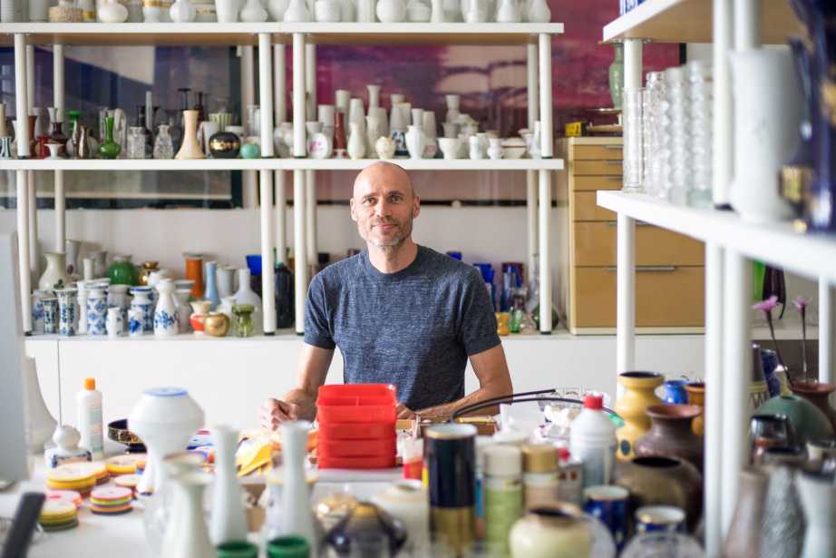 Le designer berlinois Andreas berlin nous accueille dans son studio