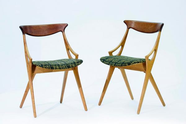 Shop Original Arne Hovmand Olsen Chairs Online at Pamono