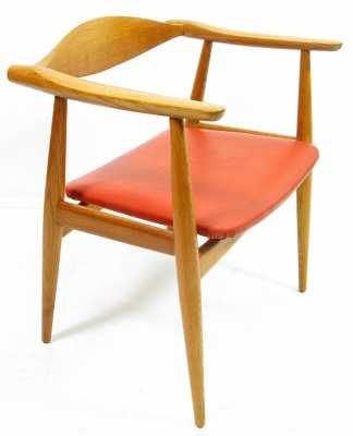 Carl Hansen & Søn Online Shop | Buy Furniture/Lighting/Design at