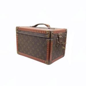 Louis Vuitton suitcase 1950 with painted monogram - THE HOUSE OF WAUW
