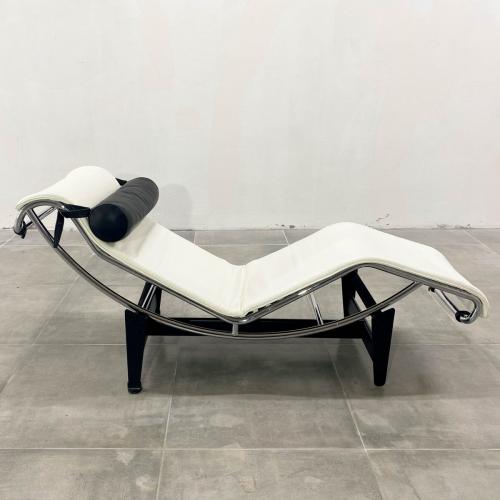 Le Corbusier Online Shop | Shop Furniture at Pamono Le Corbusier Online Shop | Shop Furniture at Pamono