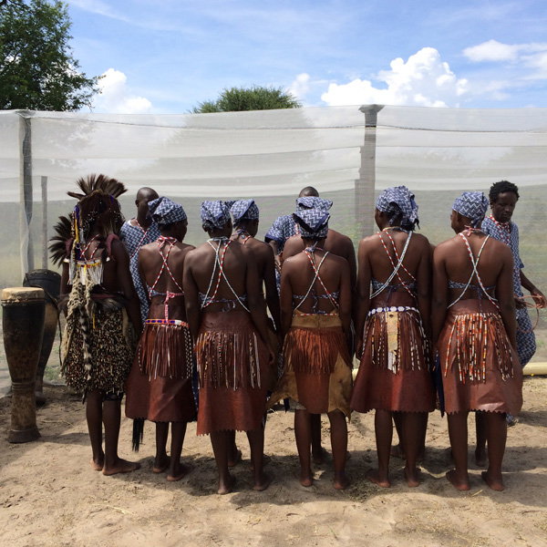 Botswana dancers - L’ArcoBaleno blog
