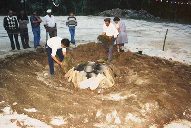 The traditional firing process of Barro Negro; photo courtesy of Sara de Campos