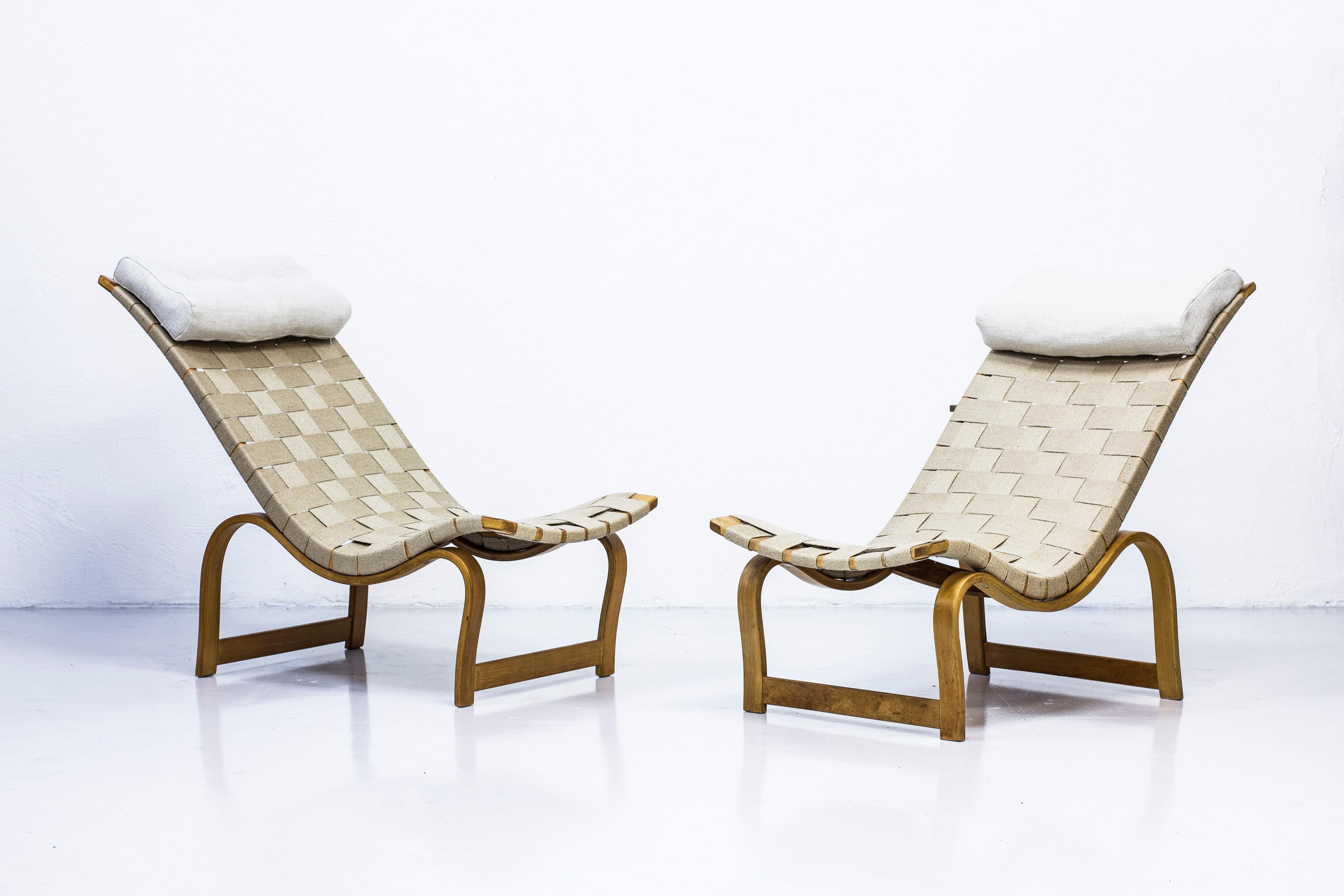 10 Easy Chairs to Put You at Ease—Pamono Stories