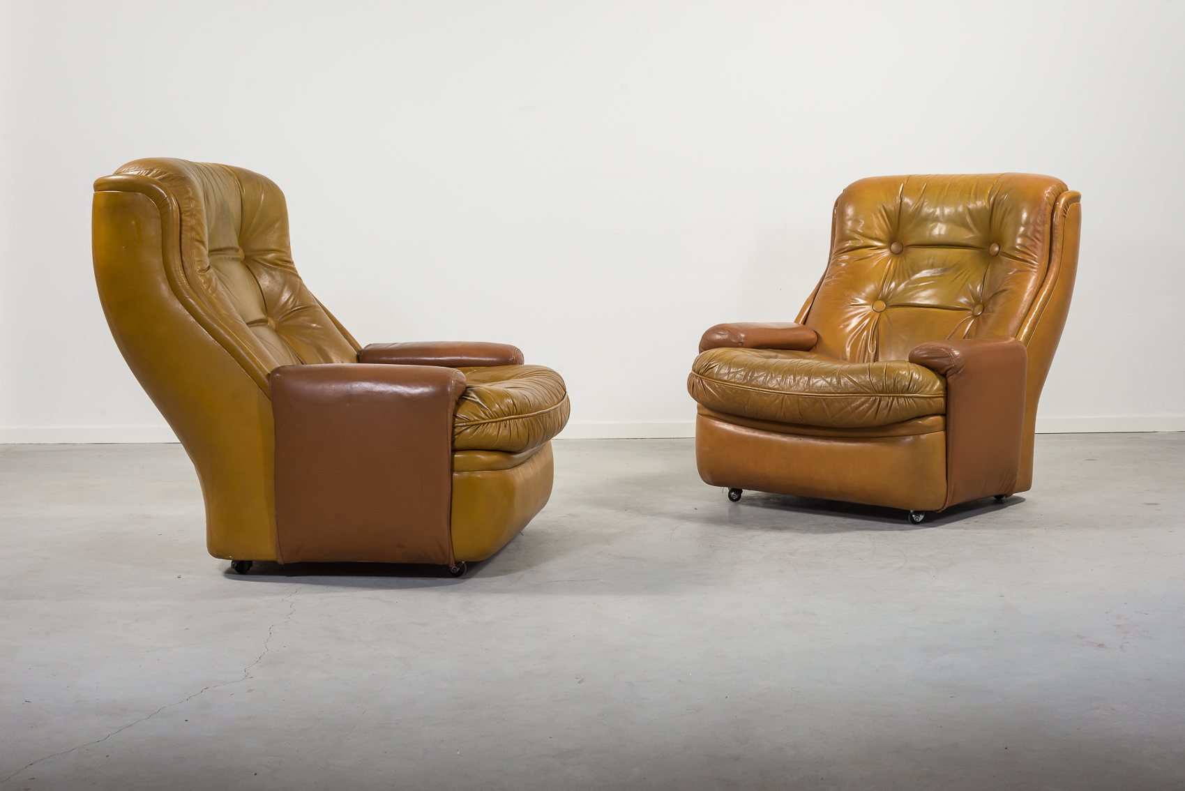 Richly Upholstered Overstuffed Seating, Overstuffed Leather Chairs