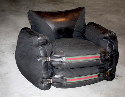 bevroren Overwegen Broederschap Gucci Black Leather Limited Edition Armchair, Italy, 1980s for sale at  Pamono