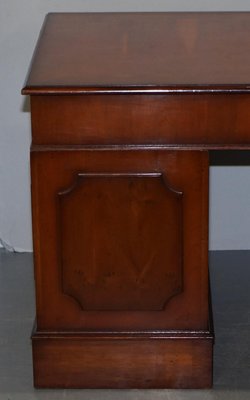 Partner-Schreibtisch aus Eibe & Wurzelholz mit Partner-Verzierung und  kompletter verzierter Holzplatte bei Pamono kaufen
