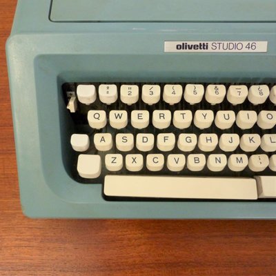Vintage Studio 46 Typewriter with Spanish Keyboard from Olivetti