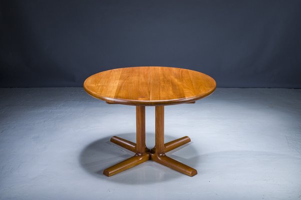 Low Mid Century Extendable Round Teak, Low Circular Dining Table