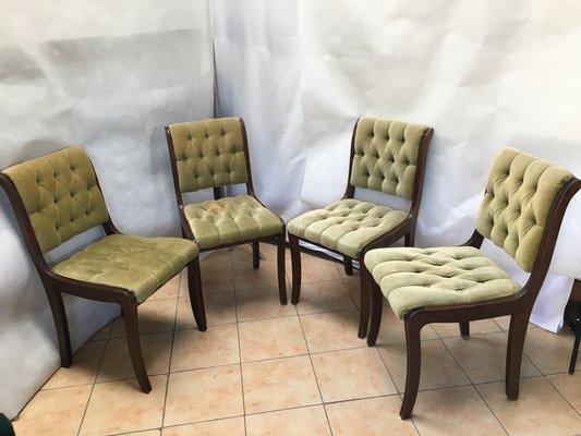 Sedie da pranzo Chesterfield vintage in mogano, set di 4 in vendita su  Pamono