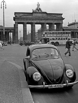 WADER Allemagne – Coccinelle VW Beetle Avec Remorque Deutsche Bundespost – Jouet Ancien