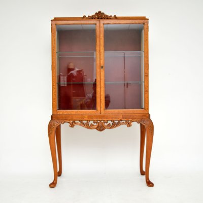 Antique Queen Anne Style Burr Walnut, Pictures Of Antique Curio Cabinets In Zimbabwe