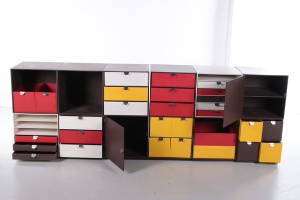 https://cdn20.pamono.com/p/g/1/0/1034631_btmcoksgh6/vintage-modular-palaset-palanox-storage-boxes-from-treston-oy-finland-1972-set-of-12-3.jpg