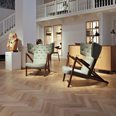 Grasshopper Armchair in Wood and Fabric by Finn Juhl for sale at Pamono