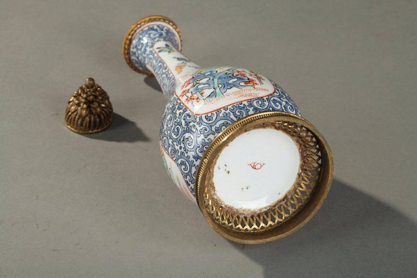 Late 19th-Century Porcelain Perfume Bottle from Samson, Paris for