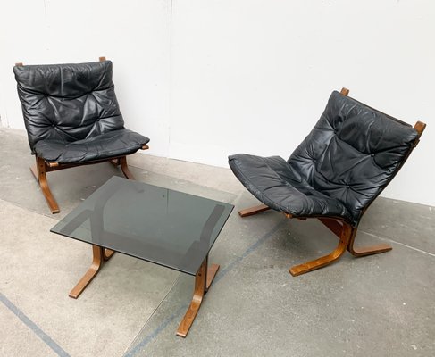 Table for online lounge chair