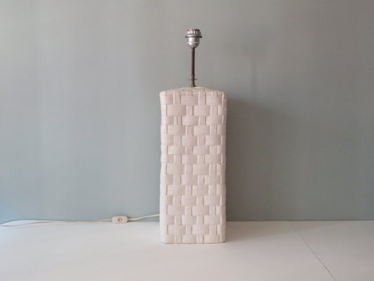 Floor lamp top with woven shade