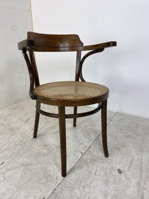 Sedia da scrivania in legno curvato con seduta in vimini di Thonet