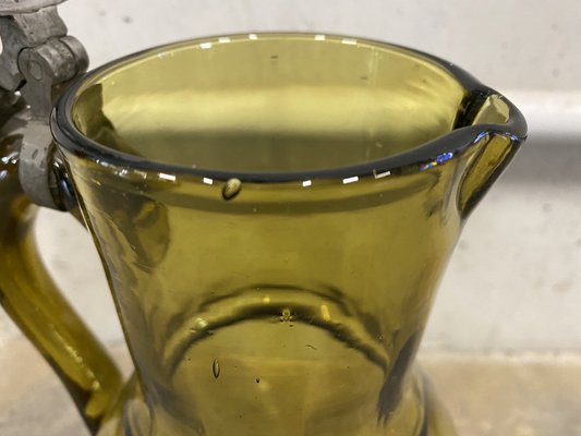 https://cdn20.pamono.com/p/g/1/0/1067781_vt251bdecf/antique-glass-jug-with-tin-lid-1890s-10.jpg