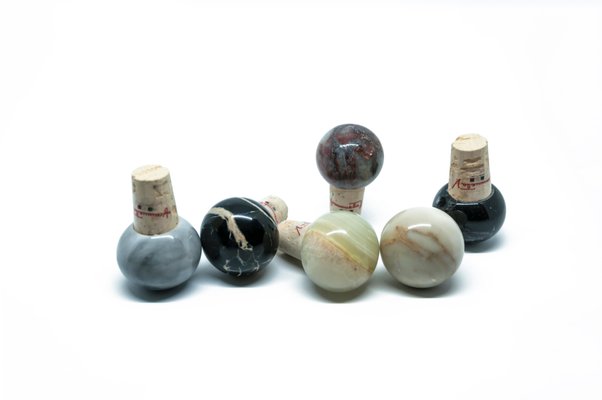 Tappi per vino e olio d'oliva in marmo e sughero, set di 6 in vendita su  Pamono