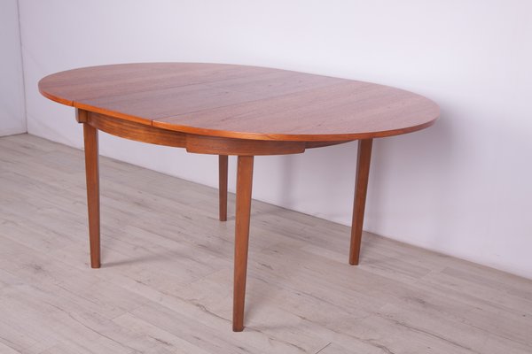 Round Extendable Dining Table And, Mid Century Modern Round Expandable Dining Table Set
