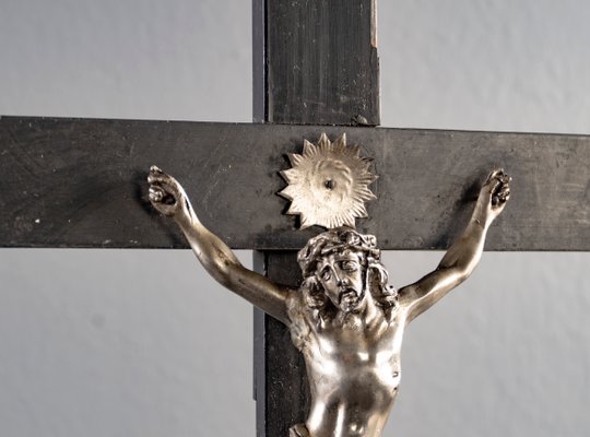 Croix avec Jésus Christ, Métal et Bois en vente sur Pamono