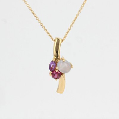 18 Karat Yellow Gold Pendant and Chain 