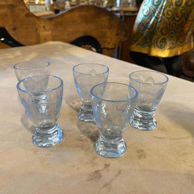 https://cdn20.pamono.com/p/g/1/0/1085038_z024gvpubq/art-deco-italian-silver-and-engraved-blue-glass-liquor-set-1930s-set-of-6-4.jpg