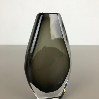 Le vase sculptural verre ambré, Simons Maison
