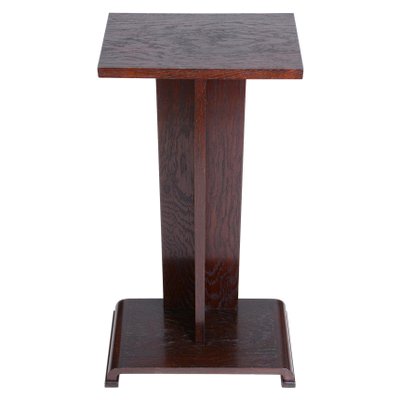 Brown pedestal on sale