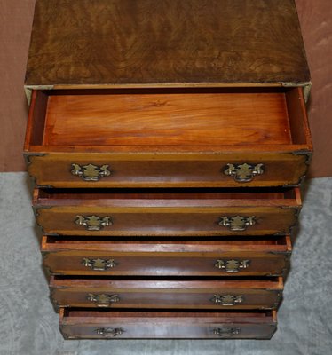 Oversized chest store of drawers