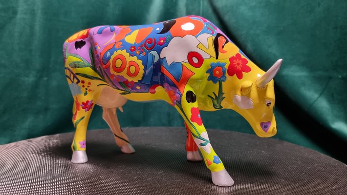 Ceramic Cowparade Sculpture by Kay Ormond for sale at Pamono