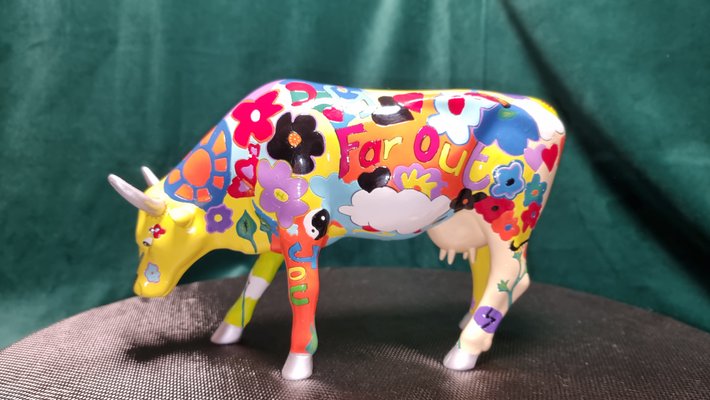 Ceramic Cowparade Sculpture by Kay Ormond for sale at Pamono