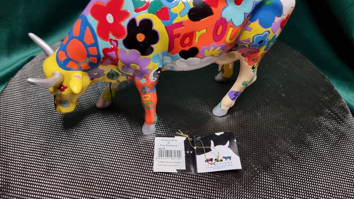 Ceramic Cowparade Sculpture by Kay Ormond for sale at Pamono