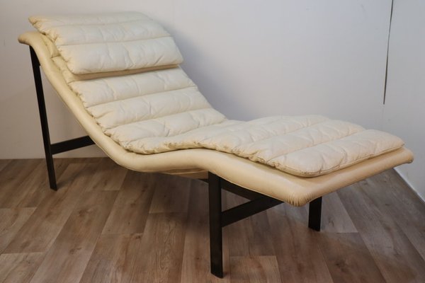 Metal lounge chaise store