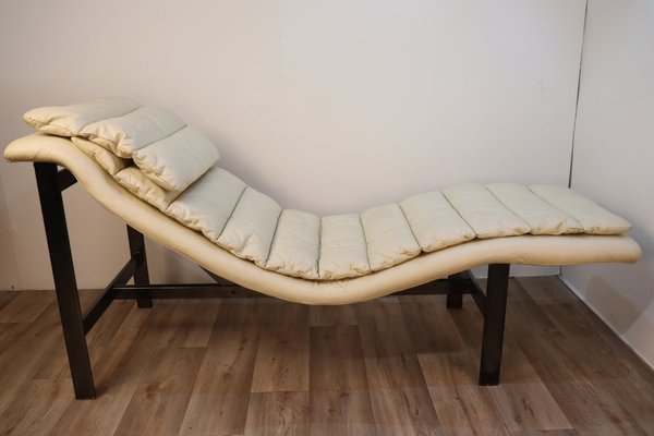 Chaise lounge floor new arrivals