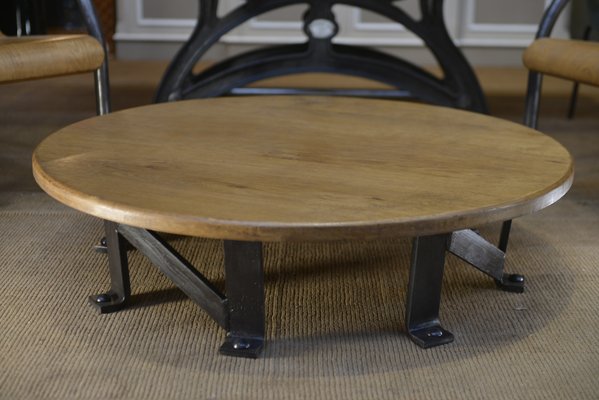 Steel round coffee outlet table