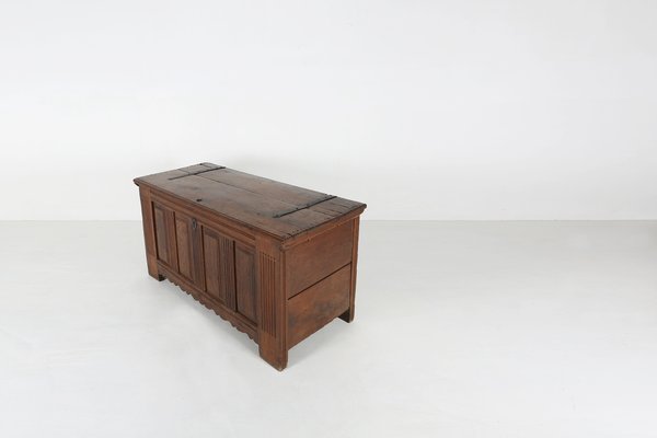 Wooden linen chest new arrivals