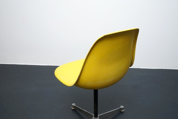 Herman miller 2024 vintage fiberglass chairs
