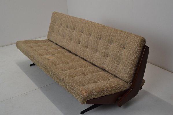 Sofá cama plegable vintage de tela y metal, Checoslovaquia 1970
