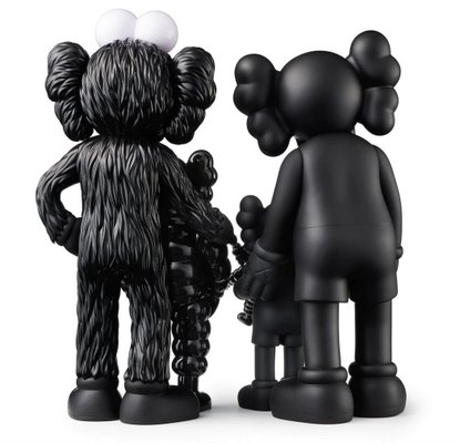 Kaws, Familienfiguren, Schwarze Version, 2021, Bemaltes Guss-Vinyl