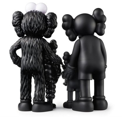 Kaws, Figurines de Famille, Version Noire, 2021, Vinyle Peint en vente sur  Pamono