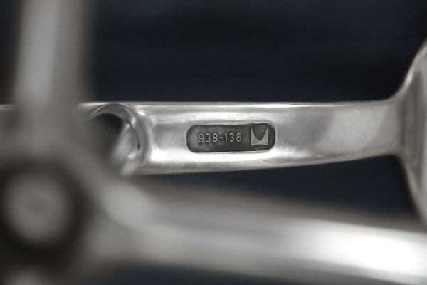 Identify herman miller chair store