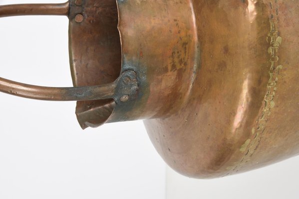 https://cdn20.pamono.com/p/g/1/1/1125420_wj1vmr5qot/italian-copper-vase-with-double-spouts-and-a-single-handle-tuscany-1930s-17.jpg