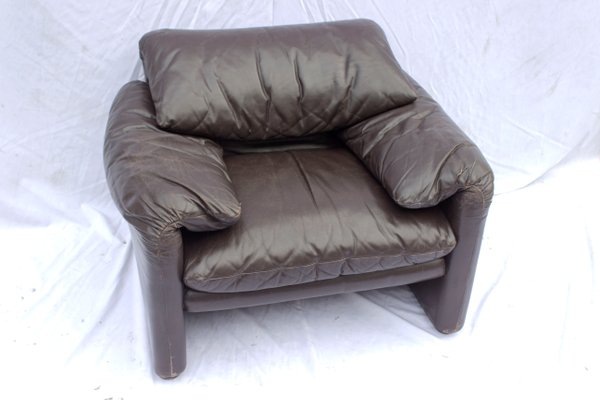 Maralunga Armchair by Vico Magistretti for Cassina for sale at Pamono