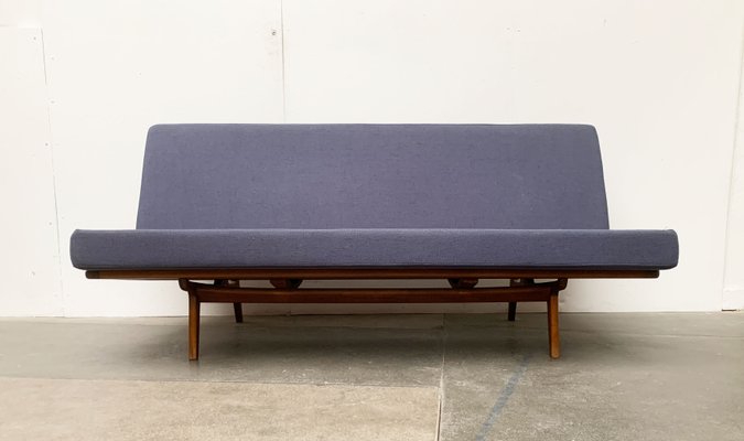 Cheap store minimalist couch