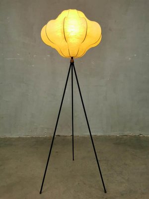 Vintage Design Co Tripod Floor Lamp, Are Floor Lamps Still In Style