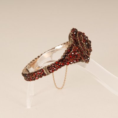 Victorian garnet bracelet top