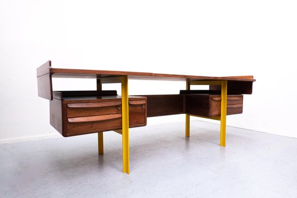 Mid Century Modern Italian Wooden Desk in Walnut 1960s