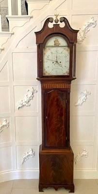 Reloj George III antiguo de caoba con incrustaciones en venta en
